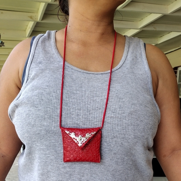 Hiding Pouch - Picture 5 of 7